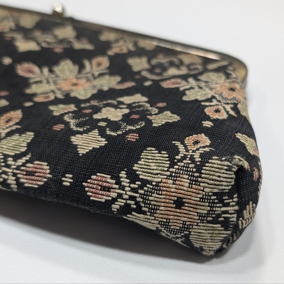 Vintage (50s?) Black Tapestry Clutch W Kiss Lock & Vinyl Interior. 11"X5.5" - Picture 10 of 16